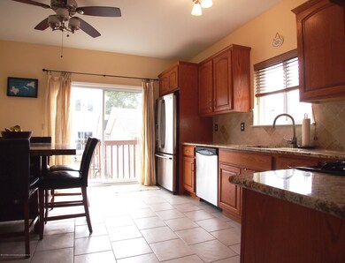 (6) Kitchen