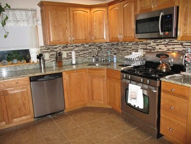 37 Bell St, Nashua, NH 03064 - photo 5