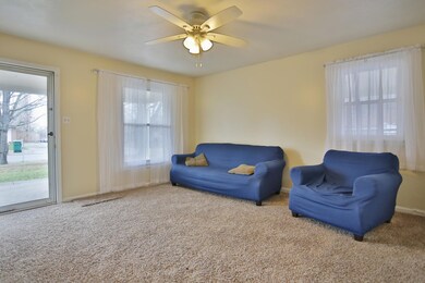 7903 Grenelle Dr, Louisville, KY 40228 - photo 2