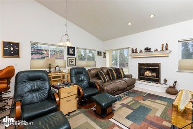 05-Living Room 20220516-DW-2380