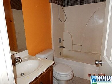 1004 Kerry Dr, Calera, AL 35040 - photo 2