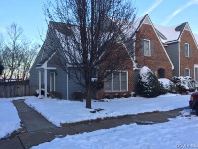 End Unit .... w/Attached Shed - Great rear patio a