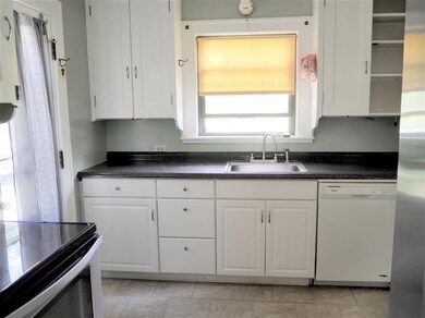 1072 Maplewood Ave, Portsmouth, NH 03801 - photo 2