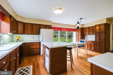 325 Cedar Crest Dr, Quakertown, PA 18951 - photo 3