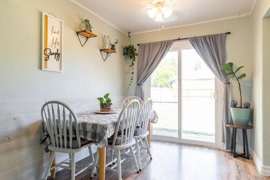 615 SW Alder St, Grants Pass, OR 97526 - photo 6