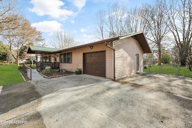 4318 Garden Dr, Knoxville, TN 37918 - photo 4