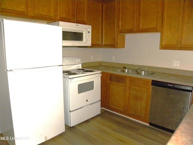 2425 Esplanade St unit B, Ocean Springs, MS 39564 - photo 6