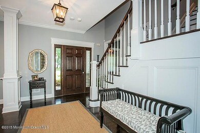 Queens Dr S 156 Foyer.jpg