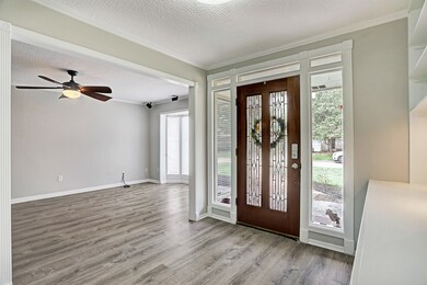 16714 Forest Bend Ave, Friendswood, TX 77546 - photo 4