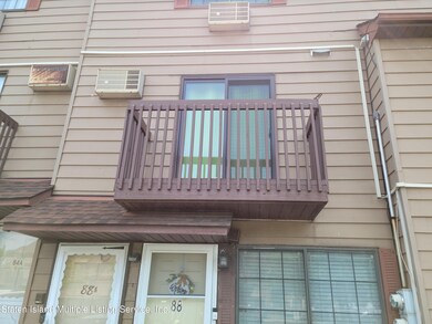 88 Daffodil Ln unit A, Staten Island, NY 10314 - photo 2
