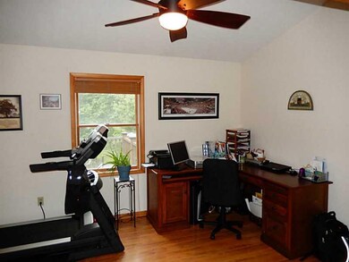 Dining Room. Hold casual dinner parties in the din