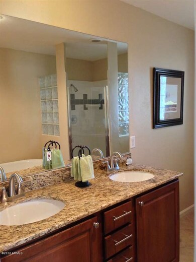 Granite, Double Sinks in Master Bath