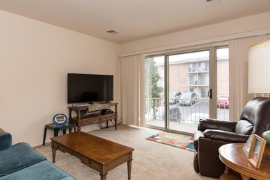 742 W Kilgore-03