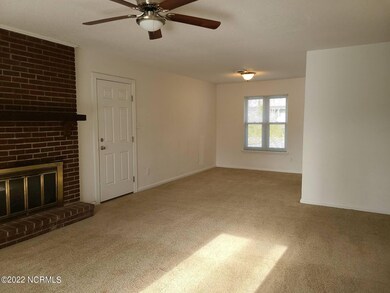 204 Warren Ct, Jacksonville, NC 28546 - photo 5