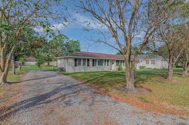 655 7th St, Port Allen, LA 70767 - photo 2