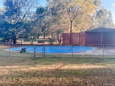 601 N Grand Ave, Fowlerville, MI 48836 - photo 5