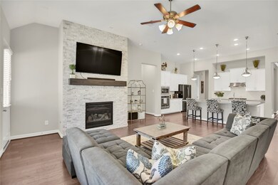 210 Gaillardia Ct, Pinehurst, TX 77362 - photo 4