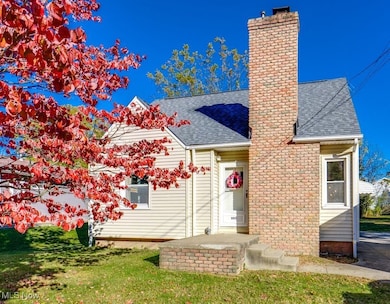 907 Broadway St E, Cuyahoga Falls, OH 44221 - photo 3