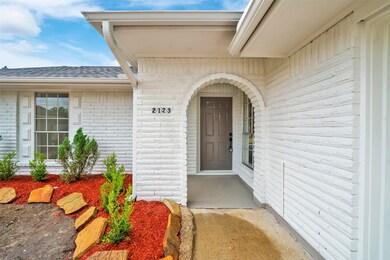 2123 Beaver Bend Rd, Houston, TX 77088 - photo 3