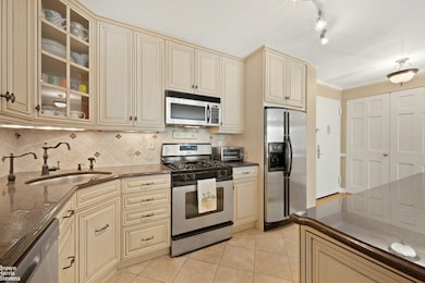 The Centra unit 2B, New York, NY 10024 - photo 3