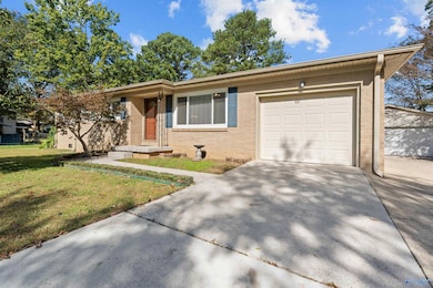 1007 Heard Ct SE, Huntsville, AL 35803 - photo 2