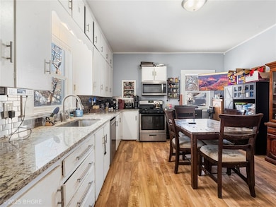 2731 Franklin Ave, Des Moines, IA 50310 - photo 4