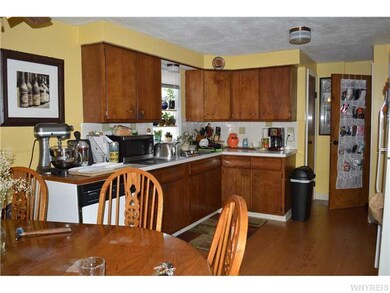 749 Remington Dr, North Tonawanda, NY 14120 - photo 3