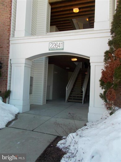 22641 Blue Elder Terrace unit 204, Ashburn, VA 20148 - photo 2