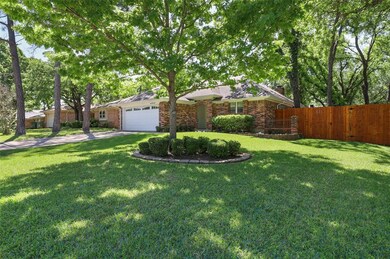 125 Marseille Dr, Hurst, TX 76054 - photo 2
