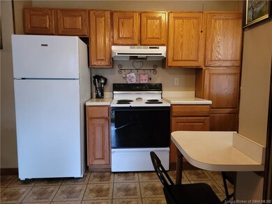 1755 Twin Oaks Dr, New Albany, IN 47150 - photo 4