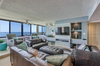 WOW!  Look at this custom dimensional wall!