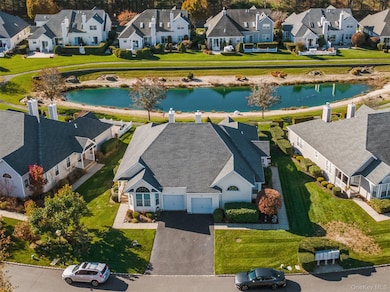 53 Goose Neck Ln unit 53, Riverhead, NY 11901 - photo 4