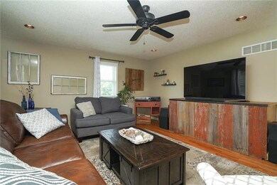 22400 W 73rd Terrace, Shawnee, KS 66227 - photo 6