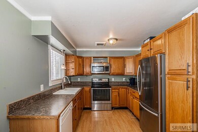 197 N 695 W, Blackfoot, ID 83221 - photo 6