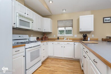 Kitchen_IMG_3287-SMALL