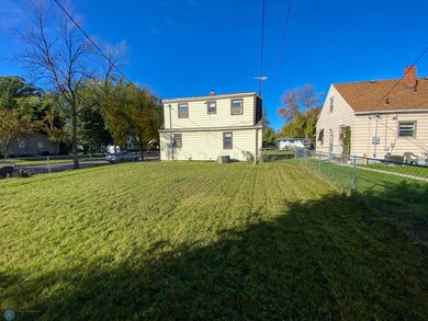 1601 11th St N, Fargo, ND 58102 - photo 5