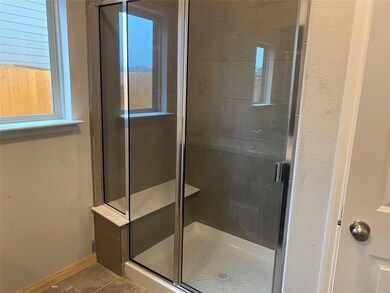 10711 Nyla Spring St, Houston, TX 77016 - photo 5