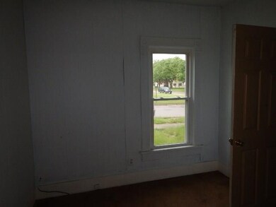 1518 12th Ave SE, Cedar Rapids, IA 52401 - photo 4