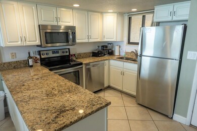 Kitchen 2 (2)