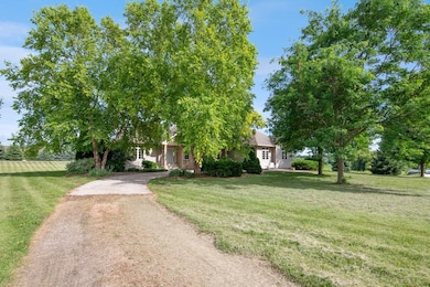 2103 Deer Haven Ct, Greenleaf, WI 54126 - photo 2