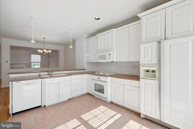 537 Bullock Ave unit 2, Conshohocken, PA 19428 - photo 3