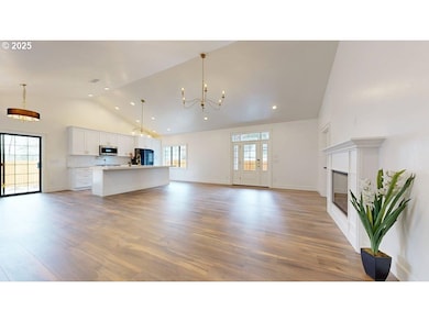 Living Room-Vaulted Ceilings