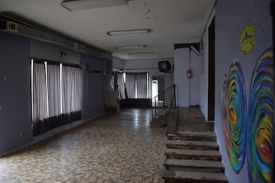 1407 W 4th St, Davenport, IA 52802 - photo 2