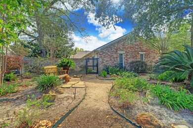 10307 Holly Springs Dr, Houston, TX 77042 - photo 2