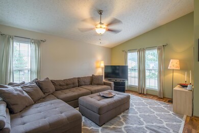 1377 Fahy Dr, Columbus, OH 43223 - photo 5