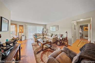 315 Riviera Dr unit 74, Saint Clair Shores, MI 48080 - photo 5