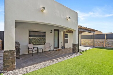 13625 Lancashire Dr, Horizon City, TX 79928 - photo 3