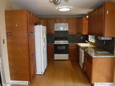 719 Ashbrook Rd, Fayetteville, NC 28314 - photo 5