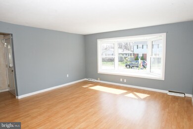 705 W Birchtree Ln, Claymont, DE 19703 - photo 3