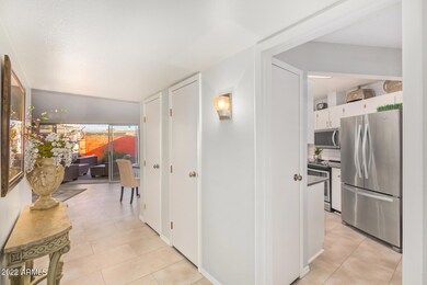 14010 N Palm Ridge Dr W, Sun City, AZ 85351 - photo 7